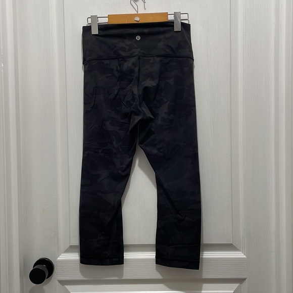 Wunder Under Crop Tights - Picture 2 of 4